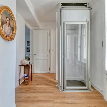 Lin Et Maree Face Océan